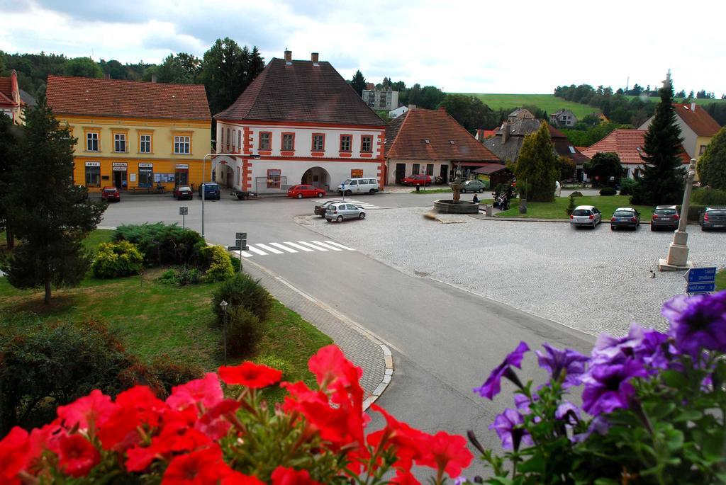 Hostinec A Penzion U Rezku Jistebnice Extérieur photo
